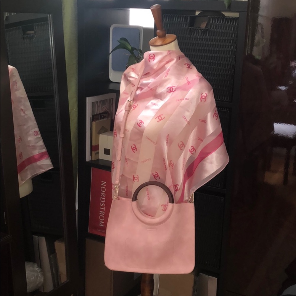 ❌SOLD❌- Pink Francesca’s Crossbody Bag